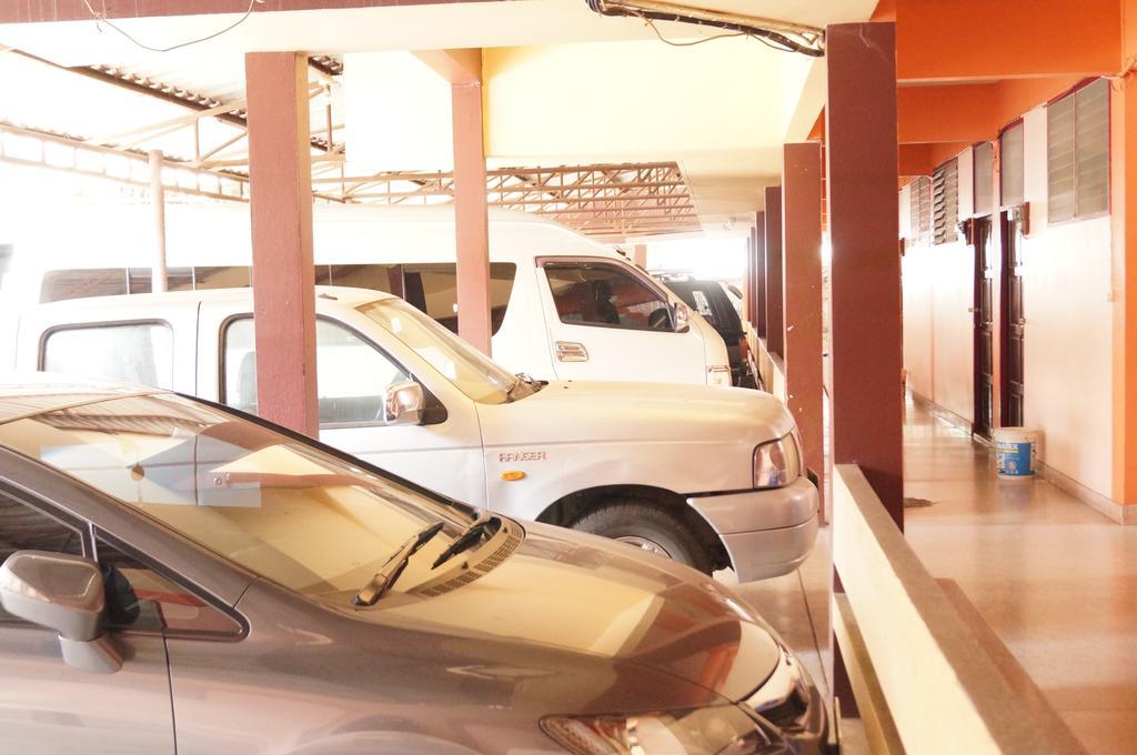 Sataya Apartment Maha Sarakham Luaran gambar